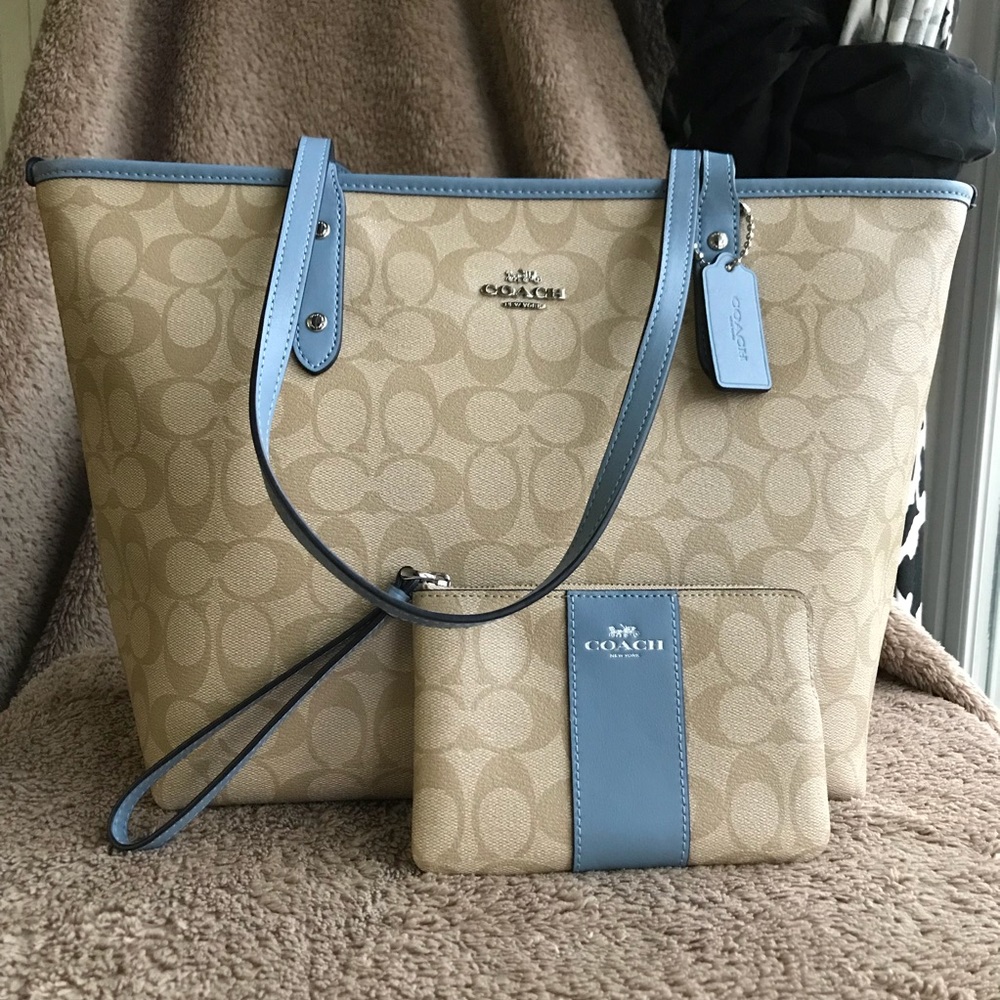 Tote Bag & Wristlet COACH